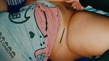 Play Sexo a media noche con el novio de mi hermana, casi nos atrapan