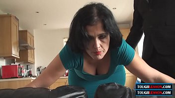 Play Spanish mom domination