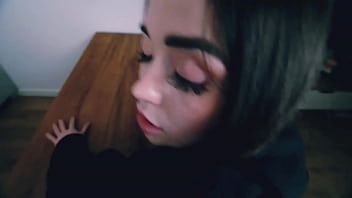 Play Fuck me my mouth and my pussy