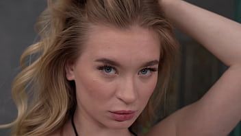 Play Married Whore's First (and Last) Failed Threesome