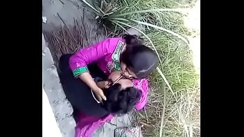 Play भाभी को रेल की पटरी पर की जोरदार चुदाई