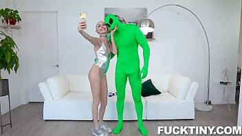 Play Chloe Temple in Pussy Raid On Area 51