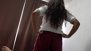 Play Putita colegiala se escapa de clases para follar
