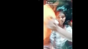 Play Tik tok girl showing her body sexy