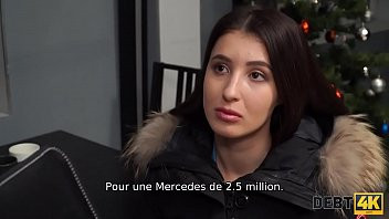 Play DEBT4k. Dame n'a pas d'argent pour une voiture cool mais la gère avec sa chatte